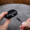 Apsauginis odinis dėklas FIXED FIXLPM-999-BK ausinukams su MagSafe palaikymu, juodas