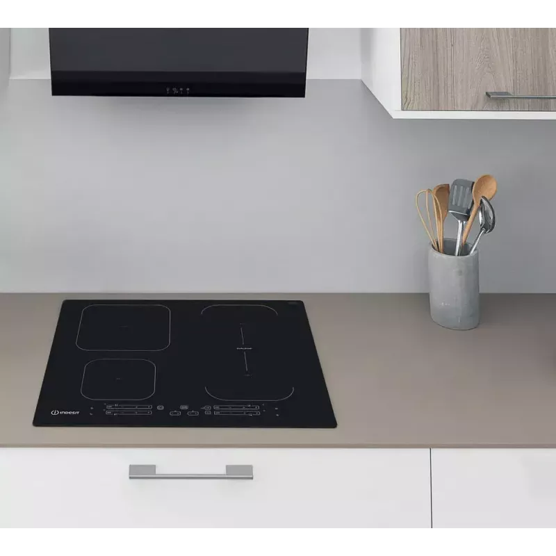 Indesit IB 65B60 NE Juoda įmontuojama 59 cm zoninė indukcinė kaitlentė 4 zonos (-ų)