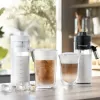 Espreso aparatas De’Longhi Eletta Explore — visiškai automatinis, 1,8 l vandens talpa, 300 g kavos pupelių talpykla, 19 bar, TFT jutiklinis ekranas