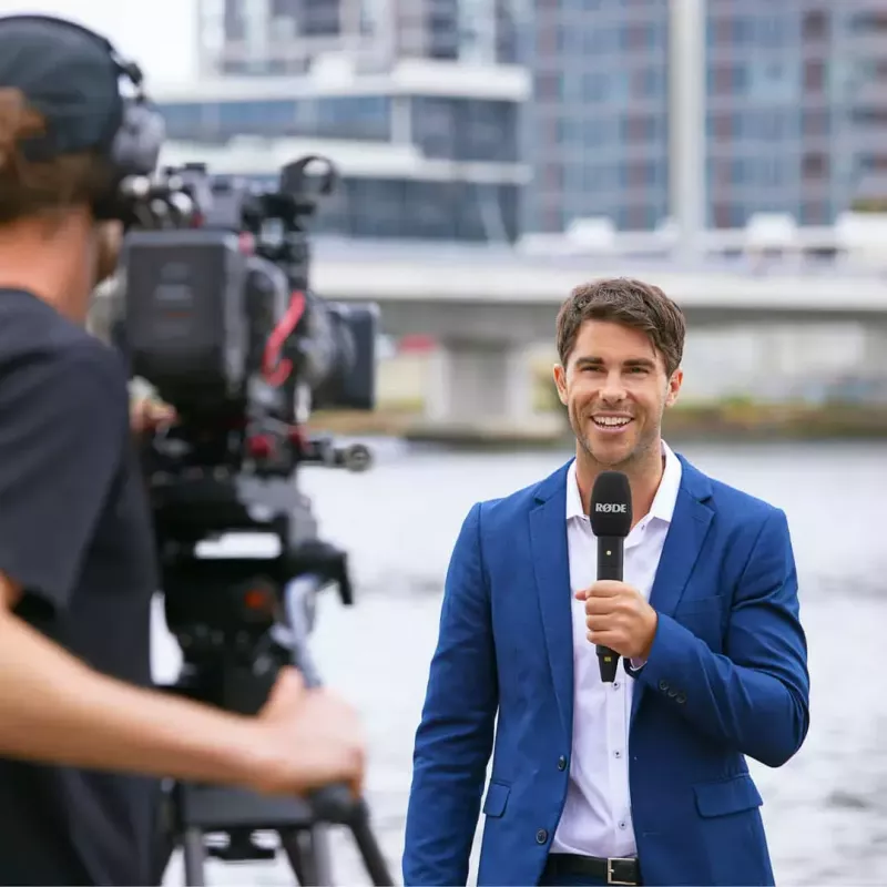Rankinis kondensatorinis mikrofonas RØDE Interview Pro — visakryptis, 48 kHz/32 bitų, 32 GB, belaidis, iki 200 m, juodas