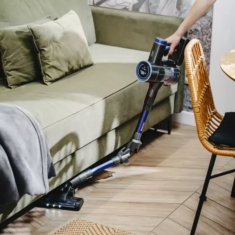 Belaidis dulkių siurblys Adler AD 7061 Allergy-friendly PRO — 22.2V baterija, 30 min veikimo laikas, 0.8 l beciklonis dulkių konteineris, EPA12/HEPA13 filtracija, 350 W maks., juodas