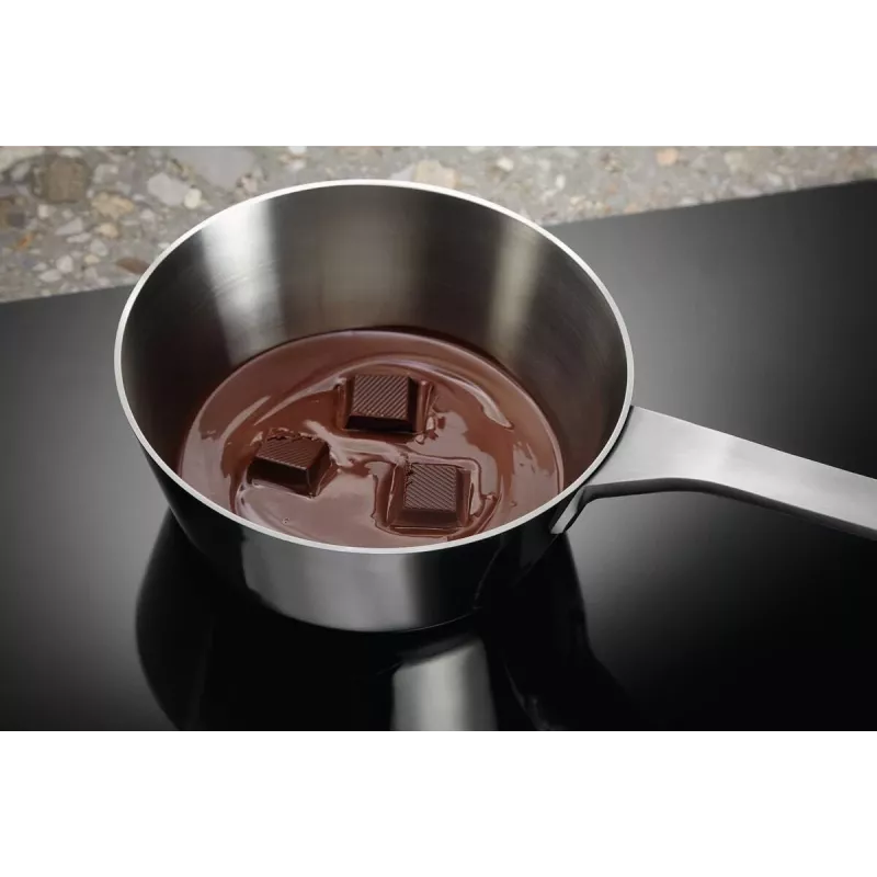 Electrolux Serie 700 EIS62453 Juoda Built-in 60 cm Zone induction hob 4 zone(s)