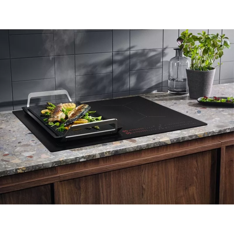 Electrolux Serie 700 EIS62453IZ Juoda Įmontuojama 60 cm Zoninė indukcinė kaitlentė 4 zonos(-ų)