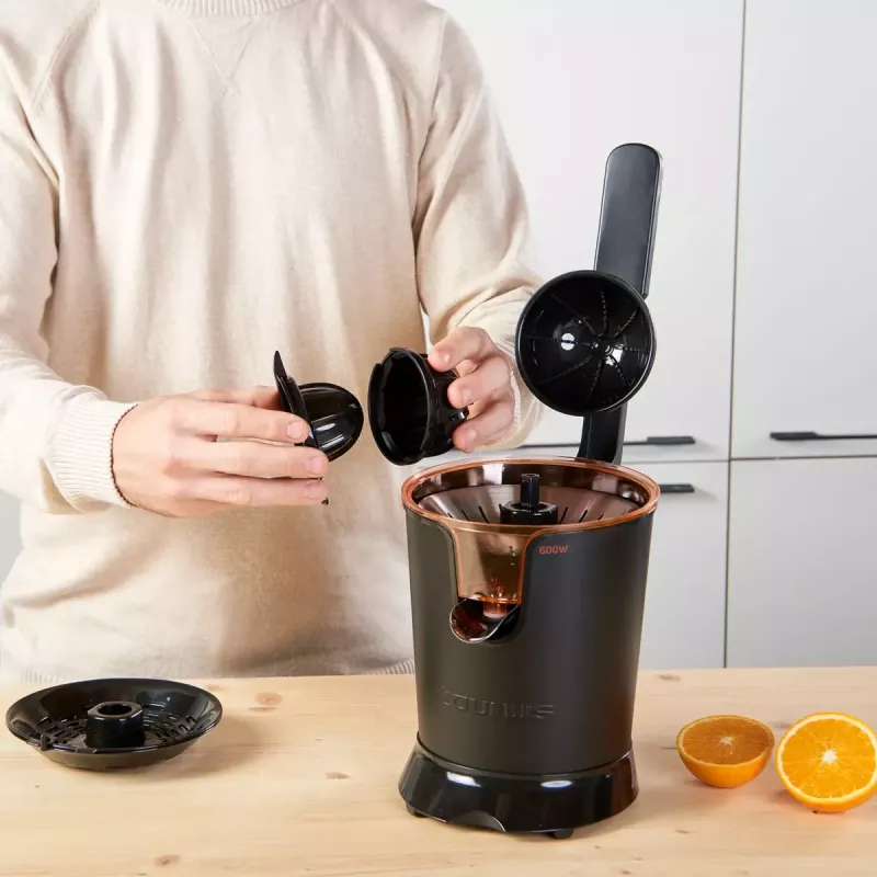 Centrifūginė sulčiaspaudė Taurus Easy Press 600 — 600 W, 0,65 l sulčių talpykla, nerūdijančio plieno korpusas, apsauga nuo lašėjimo