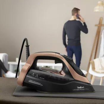 Tefal Ultimate Power Pro FV9E50 sausas ir garinis lygintuvas Durilium AirGlide Autoclean padas 3200 W juoda, varinė
