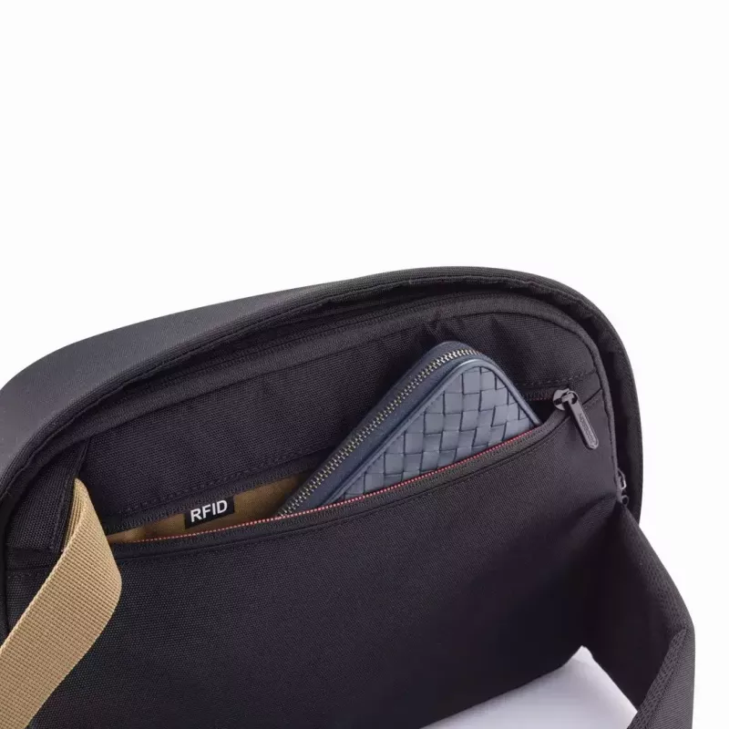 Apsaugota nuo vagystės kuprinė XDDESIGN Bobby Sling — juoda, atspari vandeniui, RFID kišenės, planšetės skyrius, 4 l, 530 g