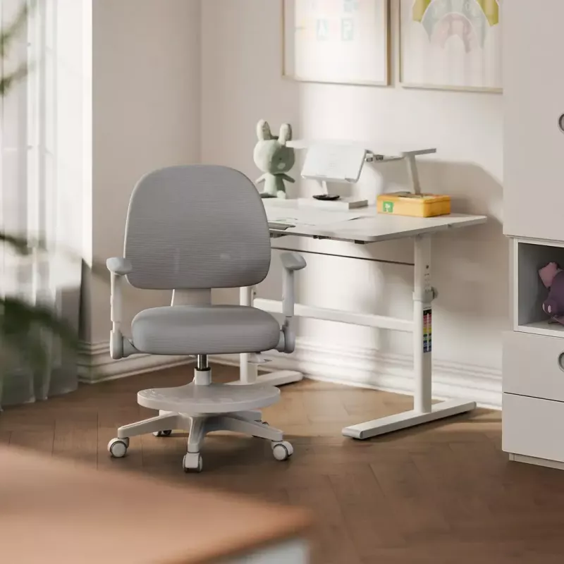 Sukiojama kėdė mark adler Junior 5.0 — ergonomiška tinklinė atloša, porolono sėdynė, reguliuojamas aukštis 42–54 cm, pilka