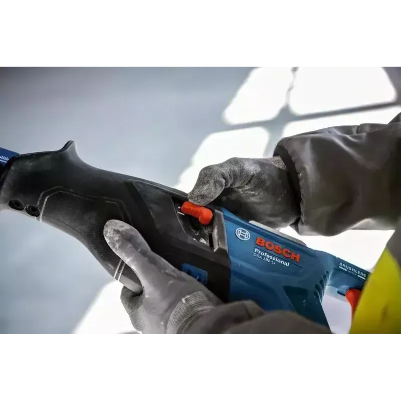 Stūmoklinis pjūklas Bosch GSA 185-LI Brushless 2900 spm juodas