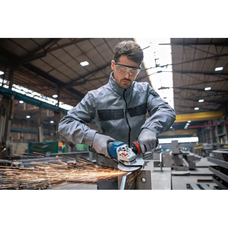 “Bosch Combi-kit 4 įrankiai 18V baterija”