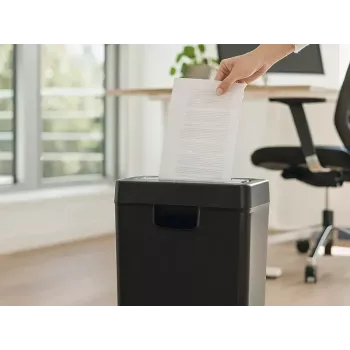 Smulkintuvas TRACER Edge10L kryžminis pjovimas, 10 lapų talpa, 6 mm pjūvis, 10 l dėžė, juodas
