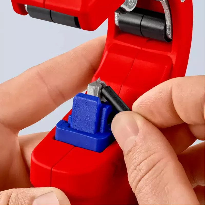 Vamzdžių pjoviklis Knipex 90 23 01 BK plieninė geležtė plastikinė rankena 165 mm
