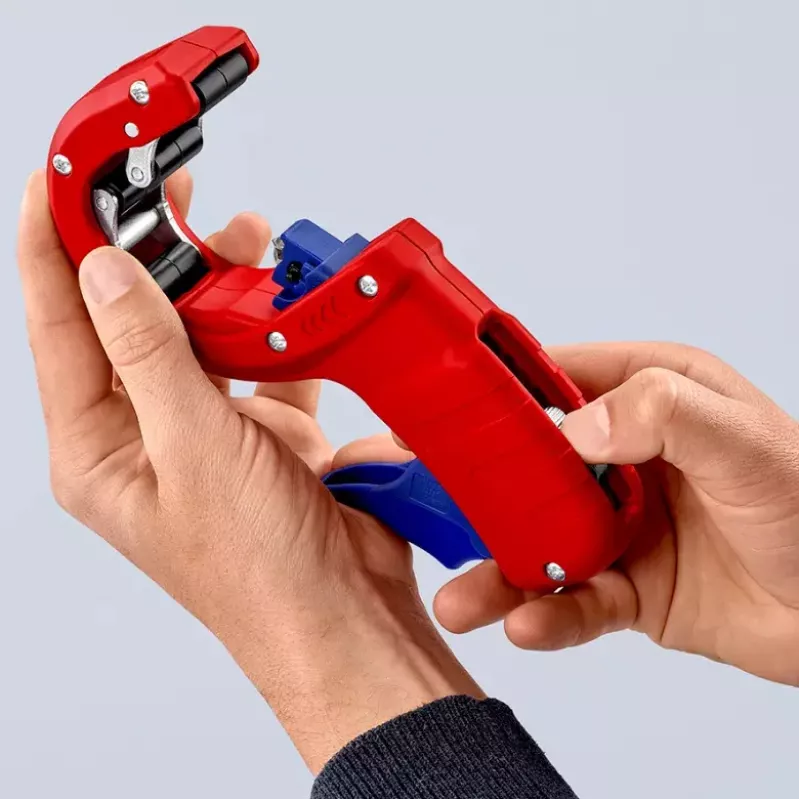 Vamzdžių pjoviklis Knipex 90 23 01 BK plieninė geležtė plastikinė rankena 165 mm
