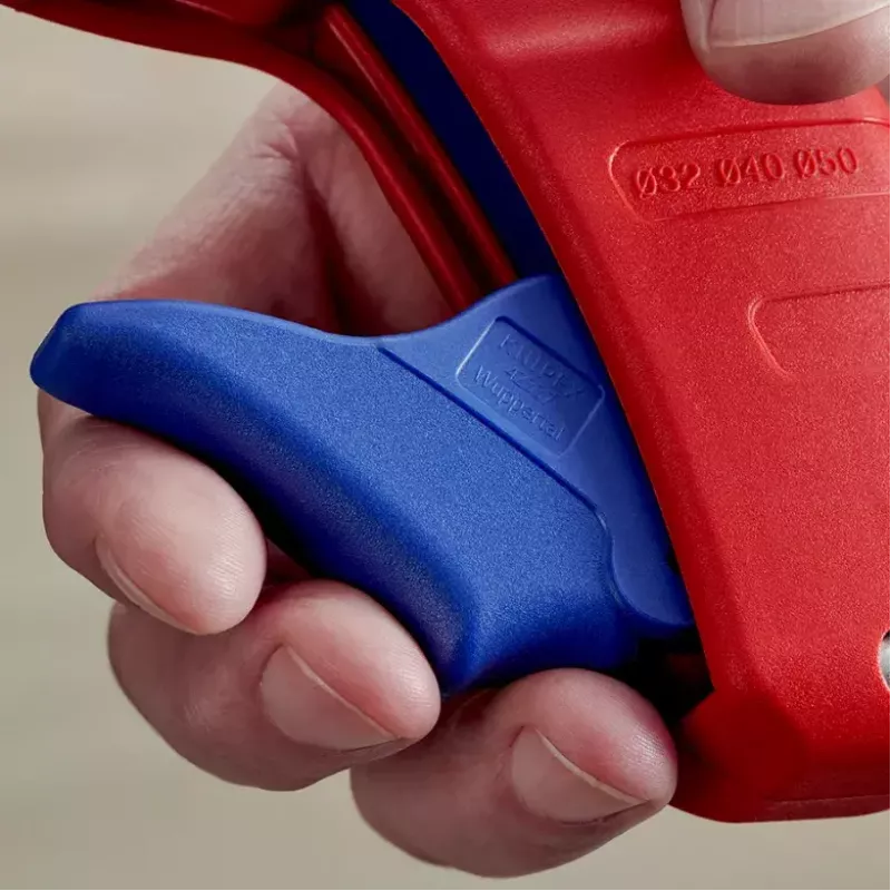 Vamzdžių pjoviklis Knipex 90 23 01 BK plieninė geležtė plastikinė rankena 165 mm