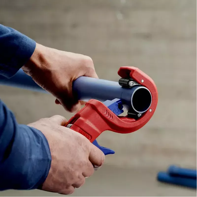 Vamzdžių pjoviklis Knipex 90 23 01 BK plieninė geležtė plastikinė rankena 165 mm
