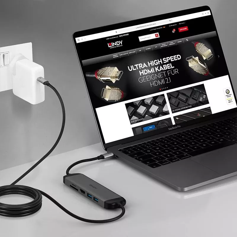 Lindy DST-Micro 140, USB-C nešiojamojo kompiuterio mikro prijungimo stotelė su 4K palaikymu ir 1,4 m 60 W įkrovimo kabeliu