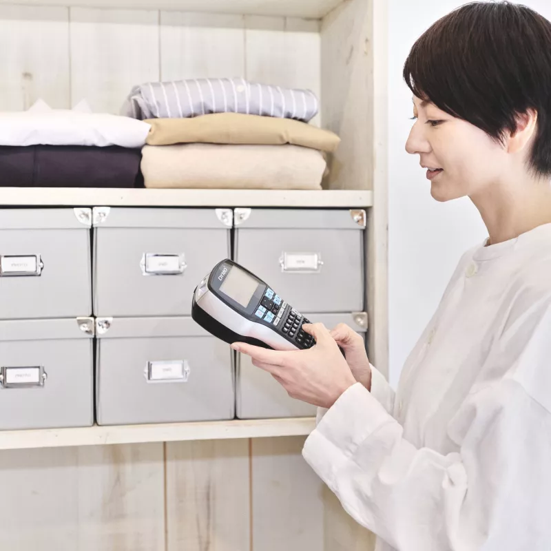 DYMO LabelManager 420P aukštos kokybės įkraunamas nešiojamasis etikečių spausdintuvas rinkinys | ABC klaviatūra su 4 D1 etikečių ritiniais ir nešiojimo dėklu