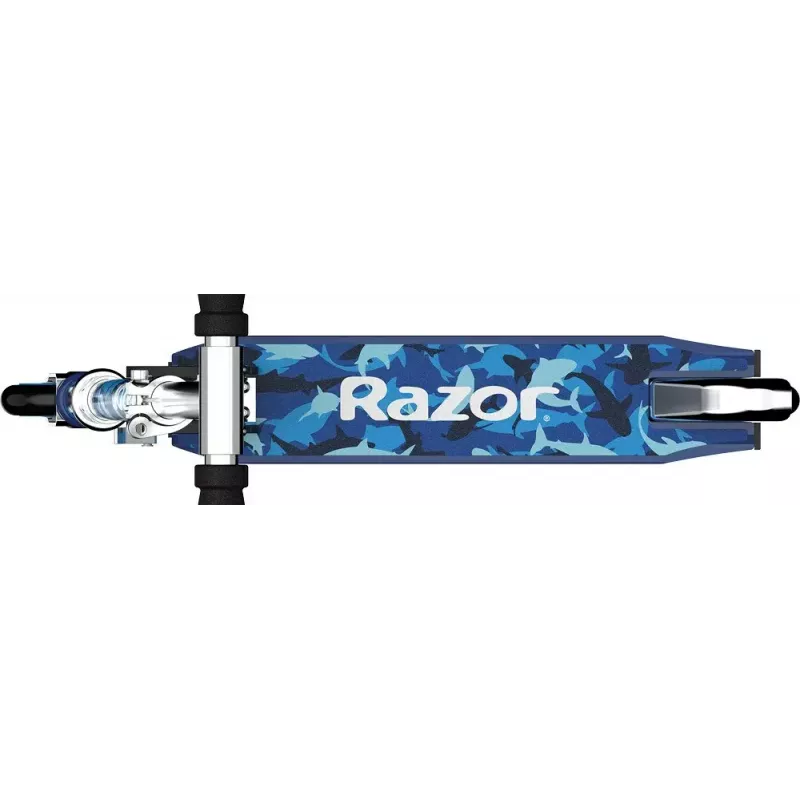 Paspirtukas Razor Model A Shark Camo — sulankstomas lengvas vaikų/paauglių paspirtukas, 2 ratai, reguliuojamas vairas, maks. apkrova 65 kg