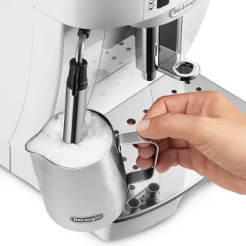 Kombinuotas espreso aparatas De’Longhi Magnifica S ECAM 21.117.B 1.8 L vandens bakelis, 250 g pupelių talpykla, 15 barų