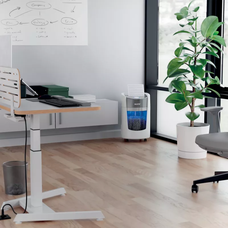 Leitz IQ OptiMax Small Office 350 mikro pjovimo popieriaus smulkintuvas, apsaugos lygis P5, 22 l - baltas