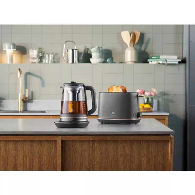 Electrolux E7GK1-8BP elektrinis virdulys 1.7 L 2000 W Juoda, Varinė