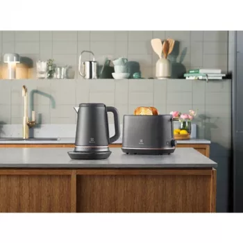 Electrolux E7K16BP elektrinis virdulys 1,7 l 2400 W juodas, varinis