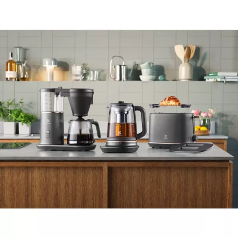 Electrolux E7K16BP elektrinis virdulys 1,7 l 2400 W juodas, varinis