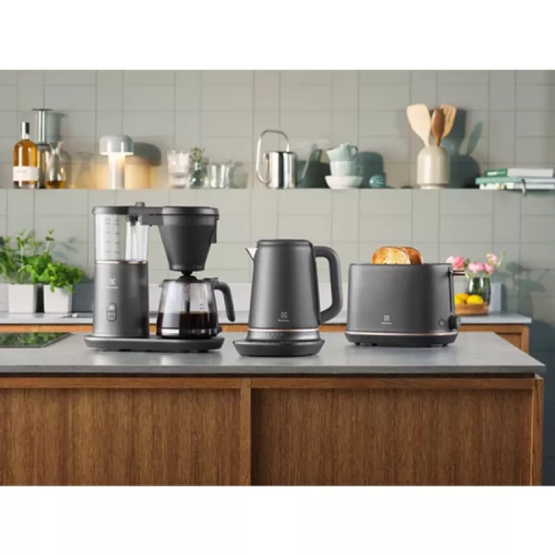 Electrolux E7K16BP elektrinis virdulys 1,7 l 2400 W juodas, varinis
