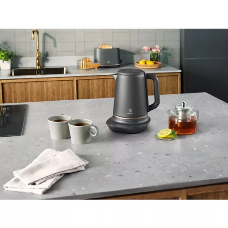 Electrolux E7K16BP elektrinis virdulys 1,7 l 2400 W juodas, varinis