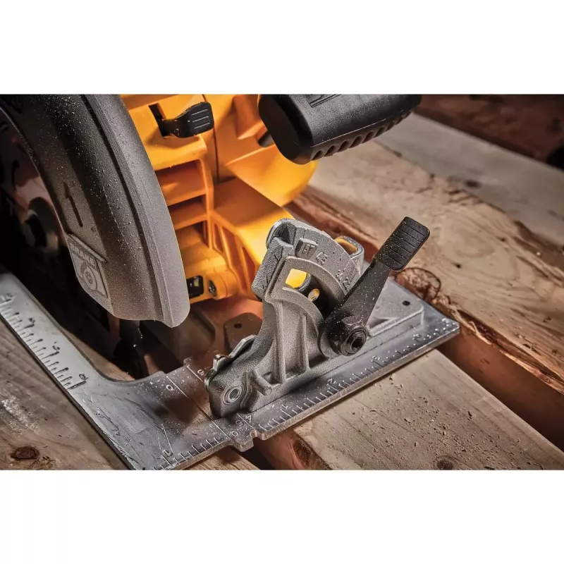 Nešiojamas diskinis pjūklas DeWALT DCS573NT-XJ