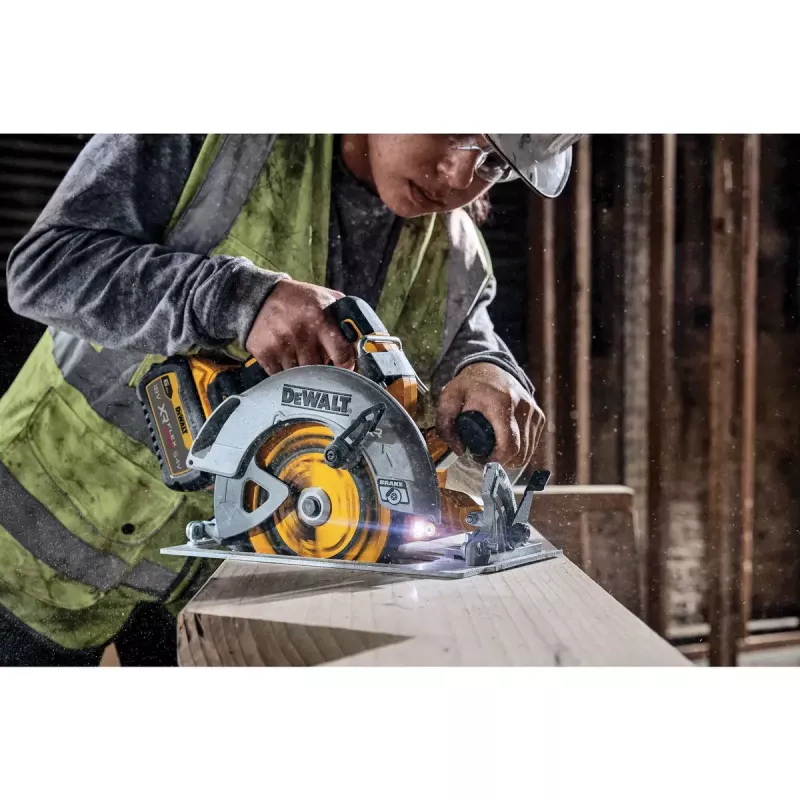 Nešiojamas diskinis pjūklas DeWALT DCS573NT-XJ