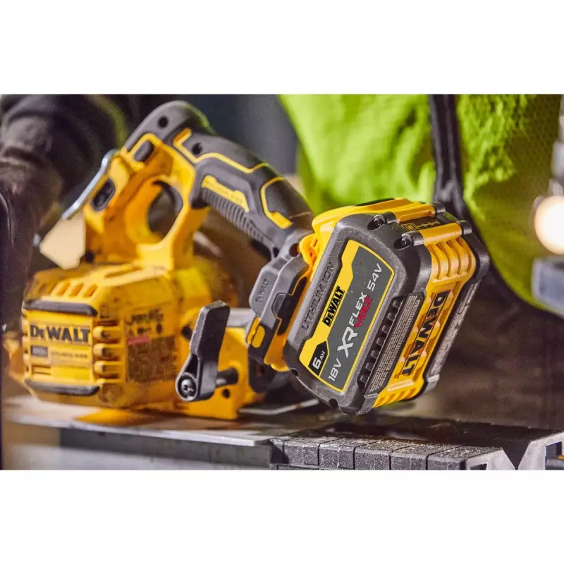 Nešiojamas diskinis pjūklas DeWALT DCS573NT-XJ