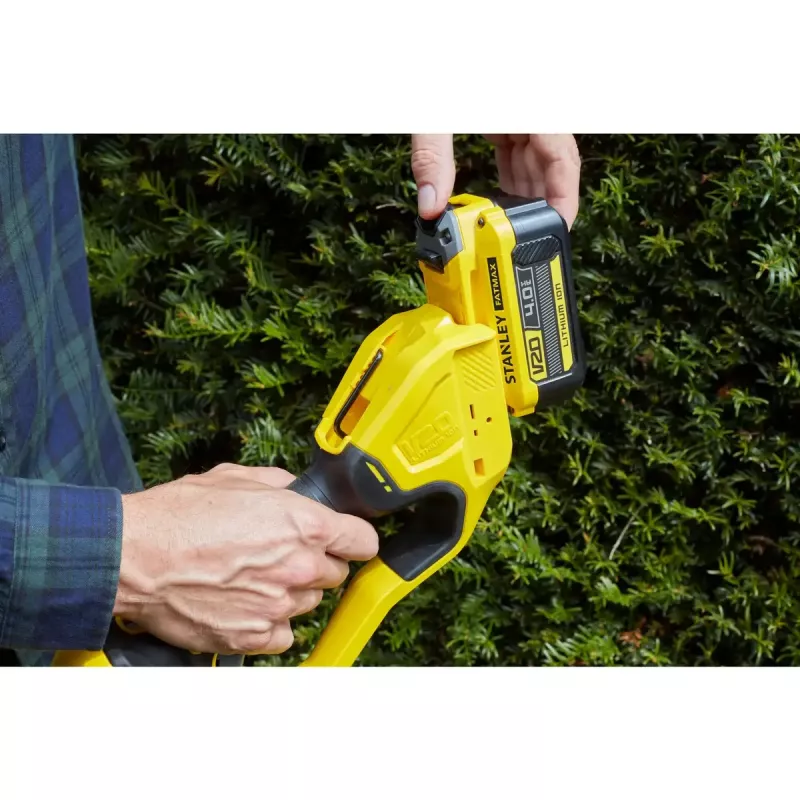 Akumuliatorinė gyvatvorių žirklė STANLEY FATMAX SFMCPH845M1-QW — 45 cm dviguba geležtė, 18 V Li‑Ion, 4,1 kg