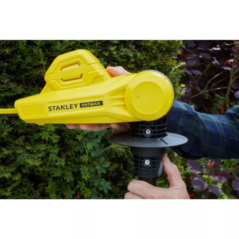 Akumuliatorinė gyvatvorių žirklė STANLEY FATMAX SFMCPH845M1-QW — 45 cm dviguba geležtė, 18 V Li‑Ion, 4,1 kg
