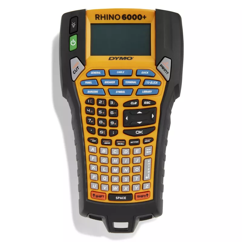 DYMO Rhino 6000+ pramoninis etikečių spausdintuvas | Prie kompiuterio jungiamas etikečių spausdintuvas su kietu nešiojimo dėklu | Sudėtyje yra 1 vinilo juostos kasetė, 1 lanksti nailono juostos kasetė ir įkraunama ličio jonų baterija