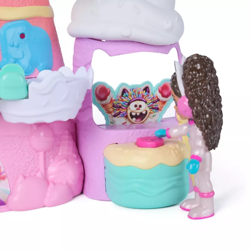 Žaidimų rinkinys Spin Master Gabby's Dollhouse: The Movie – Gabby's Sweet Treat Mountain, 12 dalių rinkinys su figūrėlėmis ir priedais, nuo 3 metų