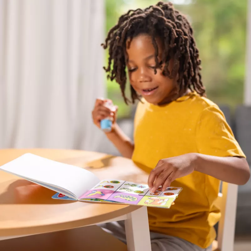 Melissa & Doug Sticker WOW 24 puslapių veiklos knygelė ir lipdukų štampukas, 300 lipdukų, menų ir amatų fidget žaislas, kolekcionuojamas personažas – Tigras - FSC sertifikuota