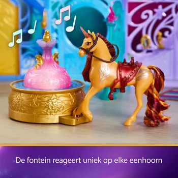 „Spin Master Unicorn Academy“ žaidimų aikštelė su arklide, fontanu, šviesos ir garso efektais