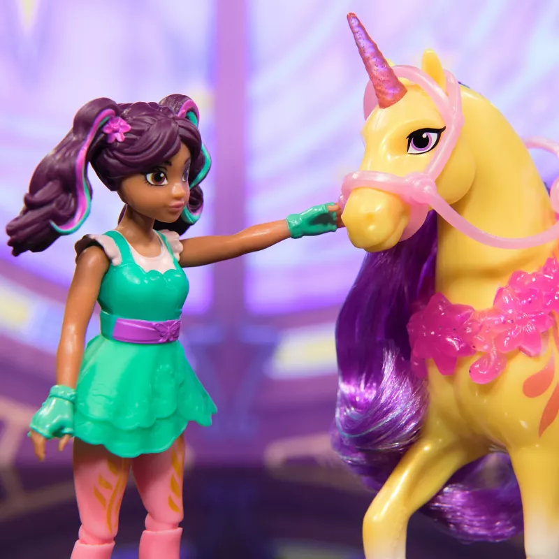 Mini lėlių rinkinys Usorteret Unicorn Academy Ava & Leaf Power of Friendship su permatomu balnu ir 2 priedais, 168 mm, plastikas