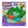 „Spinmaster“ vaikiškas kinetinio smėlio rinkinys 6067479 — 454 g žalio žaidimų smėlio, smėlio dėžės saugykla, 4 formelės ir įrankiai
