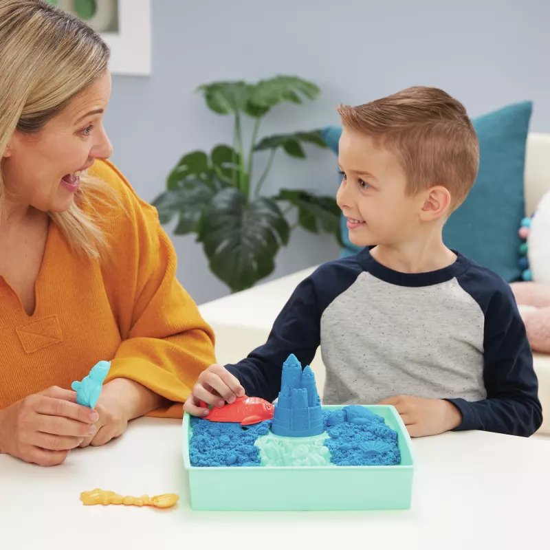 Kinetic Sand, Smėlio dėžės rinkinys, Kūrybingos Velykų dovanos, 1 svaras mėlyno formuojamo smėlio, 4 įrankiai ir formelės, Laikymo dėžutė, Sensoriniai žaislai vaikams nuo 3 metų
