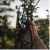 Genėjimo žirklės Fiskars Plus PowerLever P721 — apėjimo sekatoriai šakoms ir stiebams