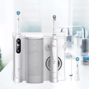 Besisukantis-osciliuojantis dantų šepetėlis Oral-B iO6 White Suaugusiems Baterija 2 šepetėlių galvutės