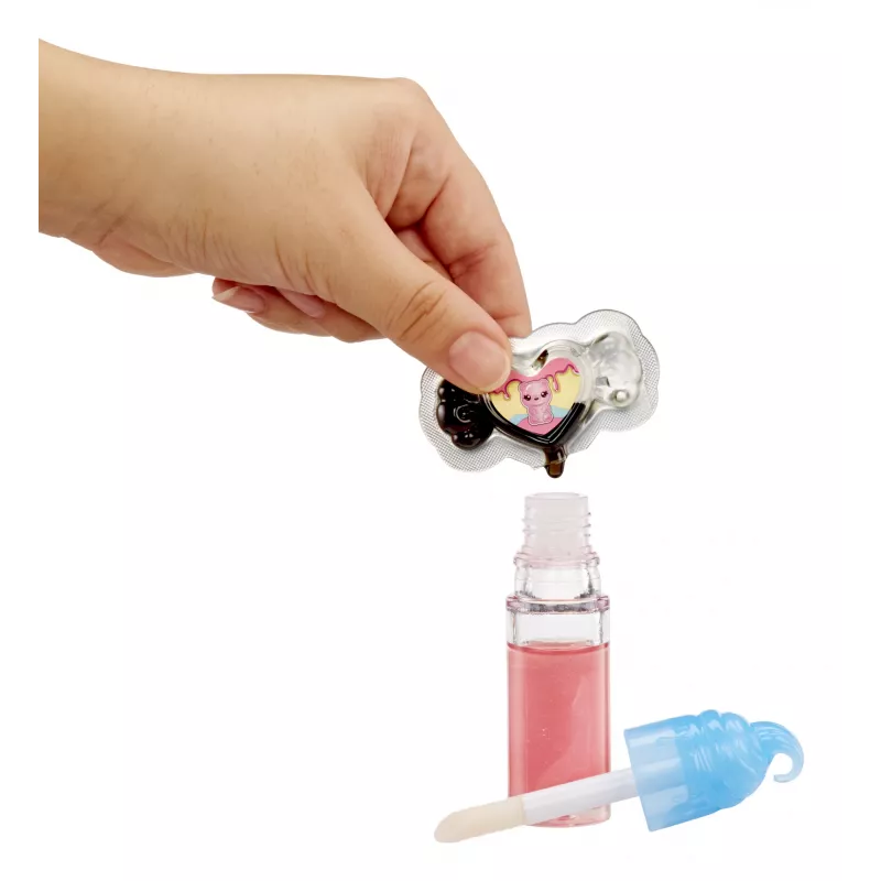 MGA Entertainment Yummiland Lūpų Blizgesio Lėlė Sour Sweeties - Gabi Gummybear