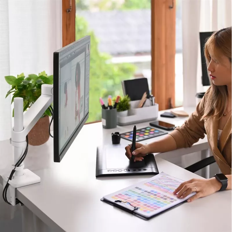 ERGOTRON NX Monitor Arm - baltas