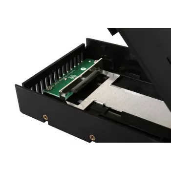 ICYDOCK EZConvert lengvas 2,5 col. į 3,5 col. SATA SSD/HDD keitiklis/tvirtinimo rinkinys – 1 versija