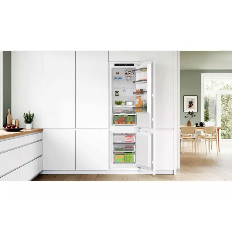 Įmontuojamas šaldytuvas-šaldiklis Bosch Serie 4 KIN96VFD0 — 290 L bendra talpa (215 L šaldytuvas / 75 L šaldiklis), NoFrost, apatinis šaldiklis, keičiamos durys