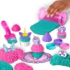 Kinetic Sand Shimmer, Unicorn Bake Shoppe žaidimų rinkinys, 16oz (žvilganti žalsvai mėlyna ir neoninė rožinė), 8 vienaragių įrankiai, sensoriniai žaislai vaikams nuo 3 metų