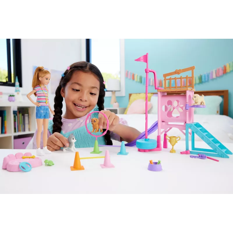 „Barbie and Stacie to the Rescue“ šuniukų žaidimų aikštelės žaidimo rinkinys su lėle, 3 šunų figūrėlėmis ir priedais