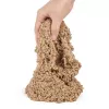 „Kinetic Sand“, 11 lb (5 kg) natūraliai rudos spalvos žaidimų smėlis menams ir amatams, smėlio dėžei, išskirtinai „Amazon“ (pakuotė gali skirtis), formuojami sensoriniai žaislai vaikams nuo 3 metų