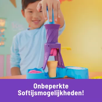 Kinetic Sand, minkštų ledų stotelė, Velykų krepšelio priedai, 14oz formuojamo žaidimų smėlio (3 spalvos), 2 ledų kaušeliai ir 2 įrankiai